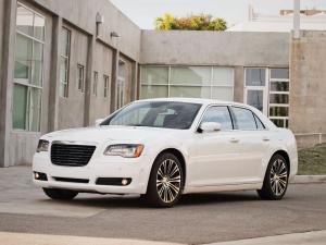 Chrysler 300C S 2011 года